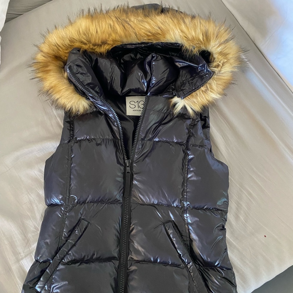 New with tags L black S13 New York vest with faux fur hood
